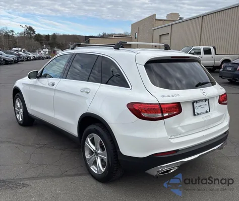 2017 Mercedes-Benz Glc 300 4Matic from USA, damaged, VIN WDC0G4KB5HF219279